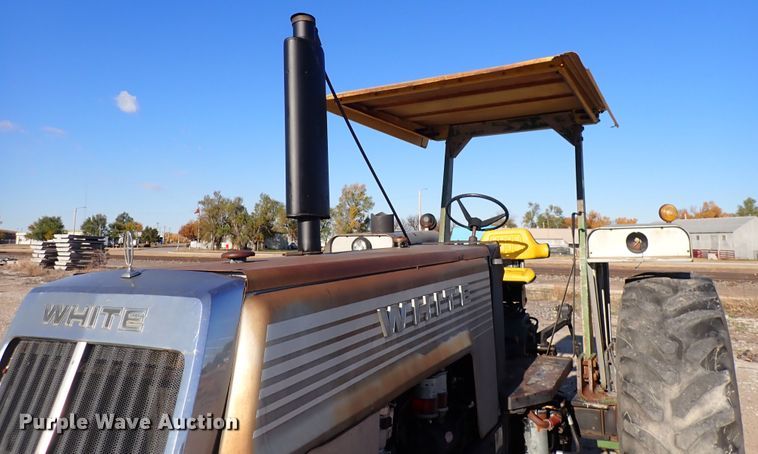 image for item DN2282 1977 White 2-105 Field Boss  tractor