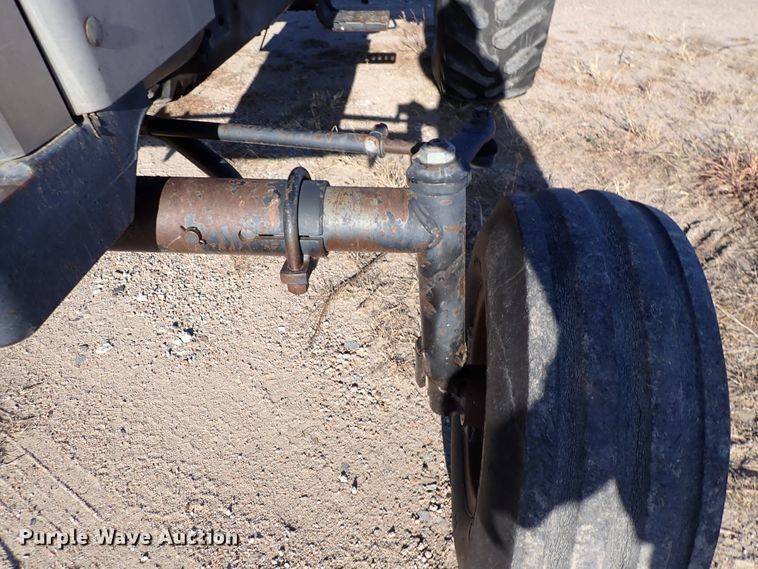 image for item DN2282 1977 White 2-105 Field Boss  tractor