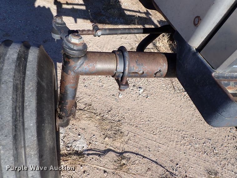 image for item DN2282 1977 White 2-105 Field Boss  tractor