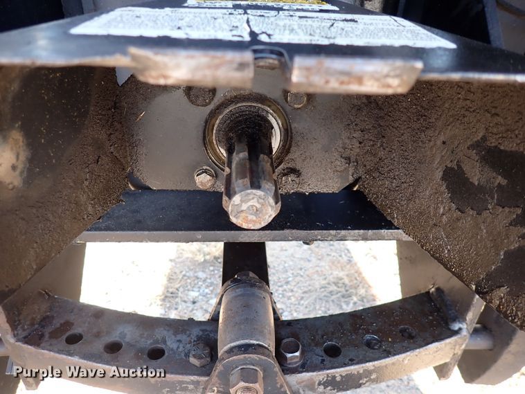 image for item DN2282 1977 White 2-105 Field Boss  tractor