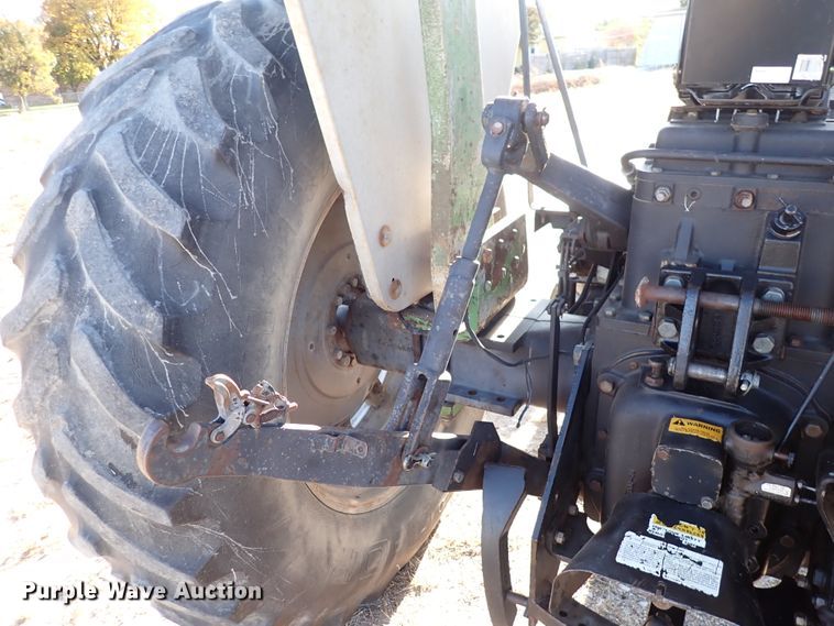 image for item DN2282 1977 White 2-105 Field Boss  tractor