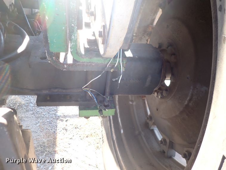 image for item DN2282 1977 White 2-105 Field Boss  tractor