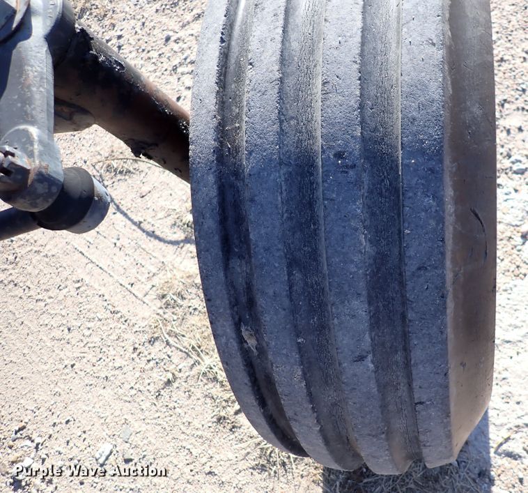 image for item DN2282 1977 White 2-105 Field Boss  tractor