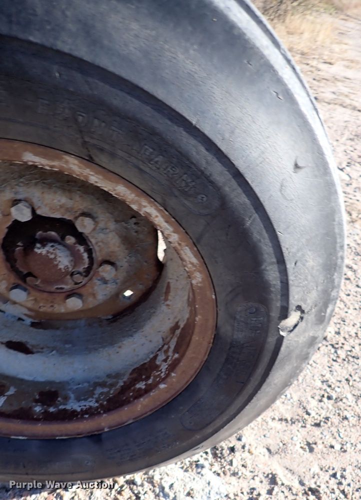 image for item DN2282 1977 White 2-105 Field Boss  tractor