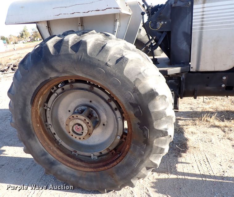 image for item DN2282 1977 White 2-105 Field Boss  tractor