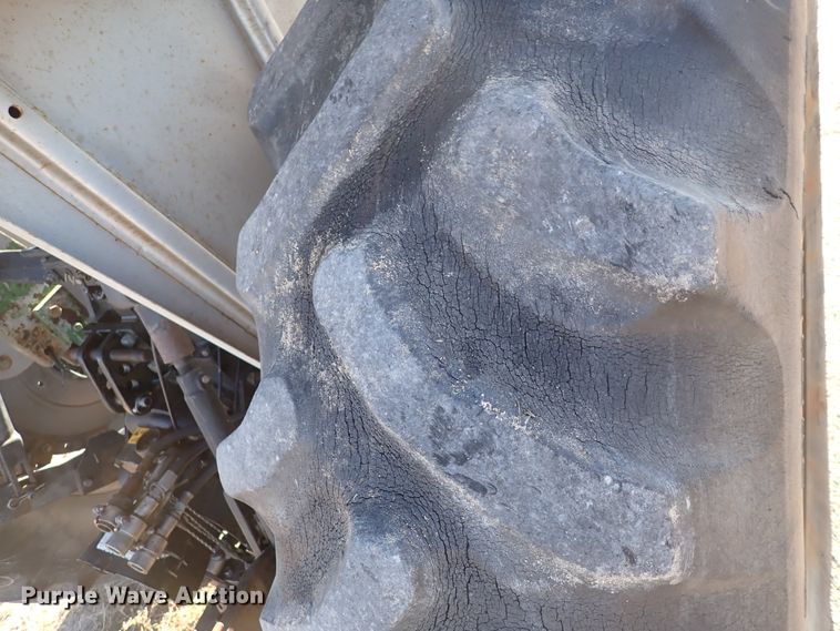 image for item DN2282 1977 White 2-105 Field Boss  tractor