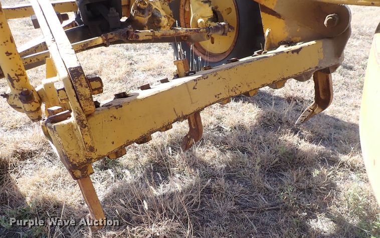 image for item DN2284 1960 Caterpillar 12E  rigid frame motor grader