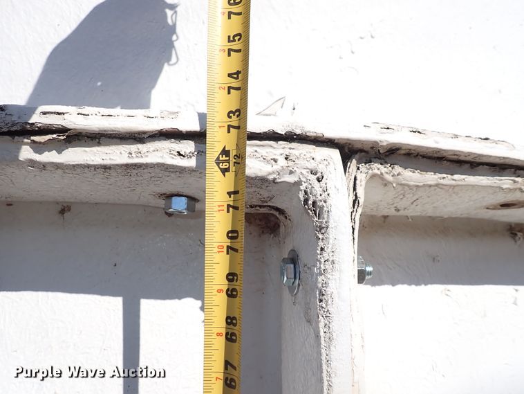 image for item DN2286 (2) fiberglass tanks