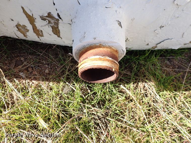 image for item DN2286 (2) fiberglass tanks