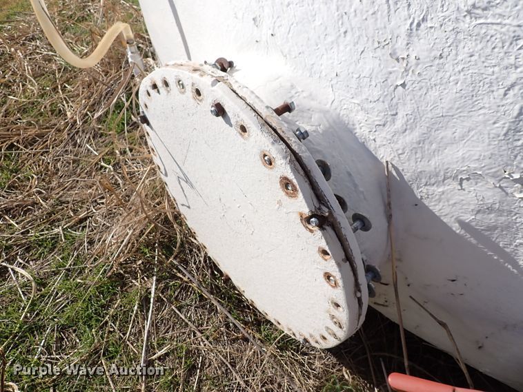 image for item DN2286 (2) fiberglass tanks