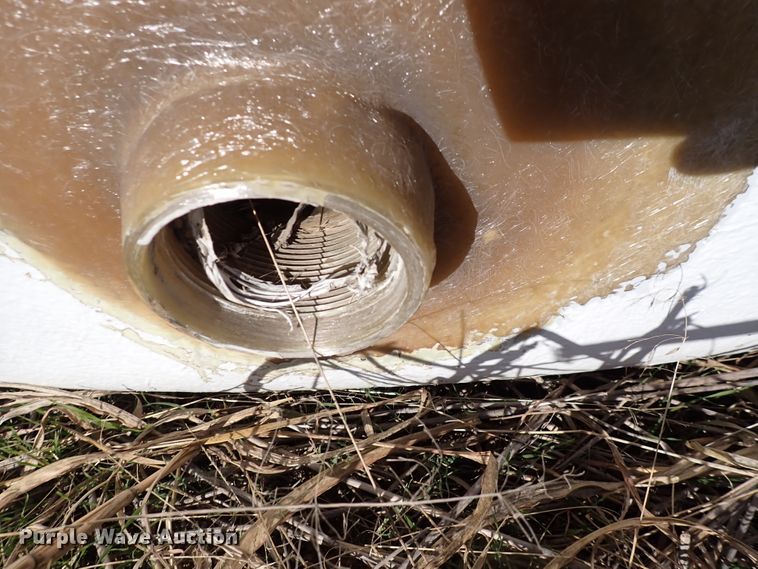 image for item DN2286 (2) fiberglass tanks