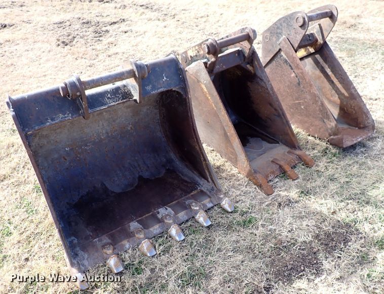 image for item DN2289 (3) backhoe buckets