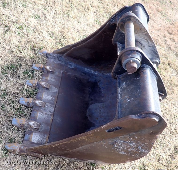 image for item DN2289 (3) backhoe buckets