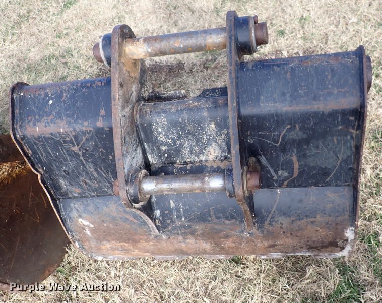 image for item DN2289 (3) backhoe buckets