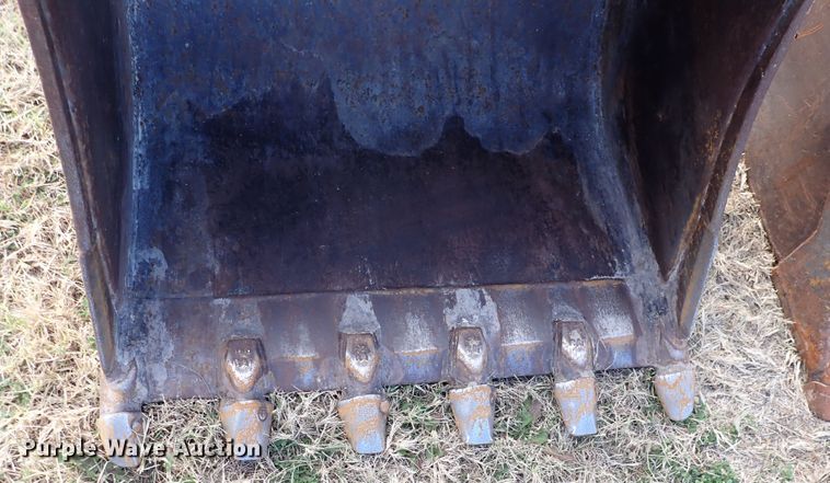 image for item DN2289 (3) backhoe buckets