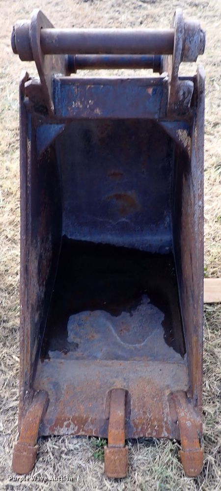 image for item DN2289 (3) backhoe buckets