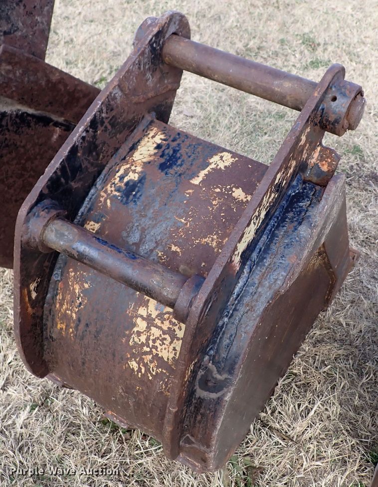 image for item DN2289 (3) backhoe buckets