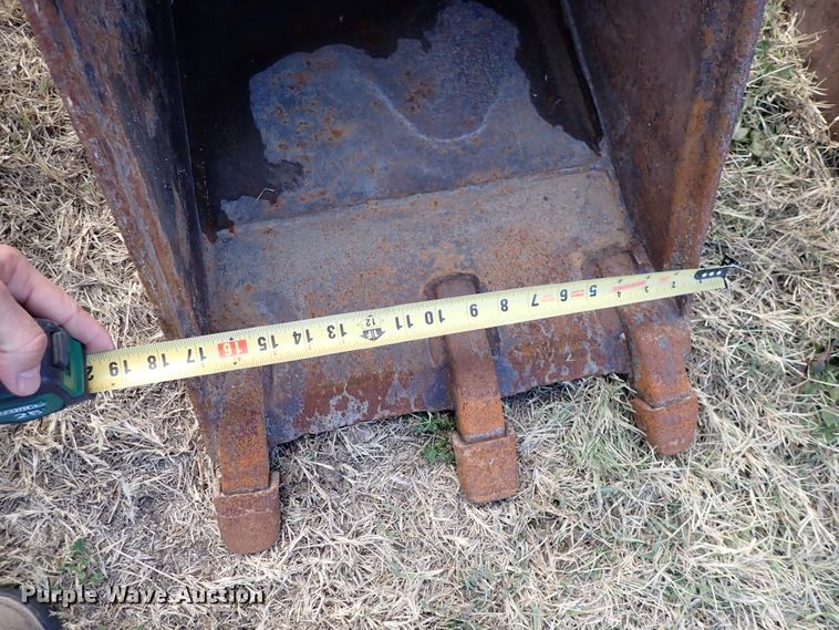 image for item DN2289 (3) backhoe buckets