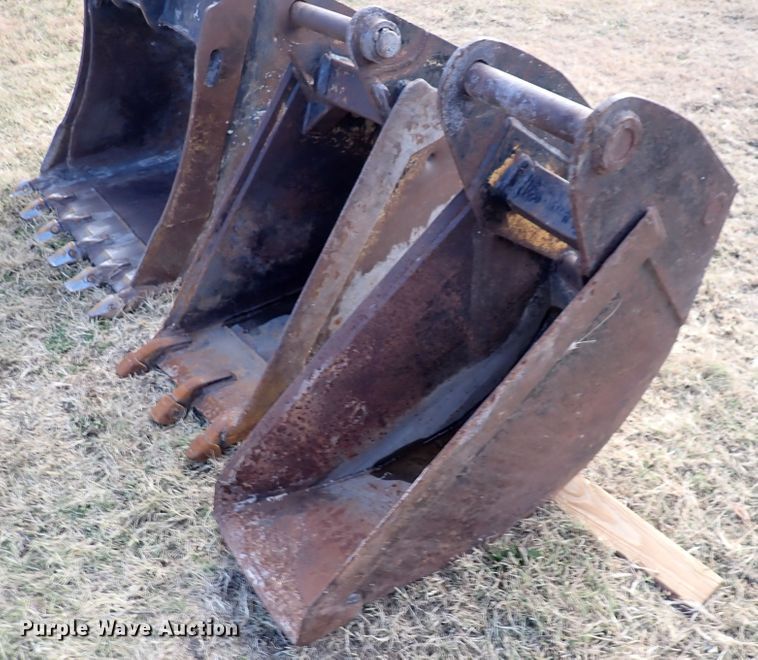 image for item DN2289 (3) backhoe buckets