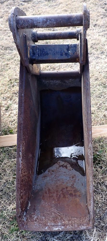 image for item DN2289 (3) backhoe buckets