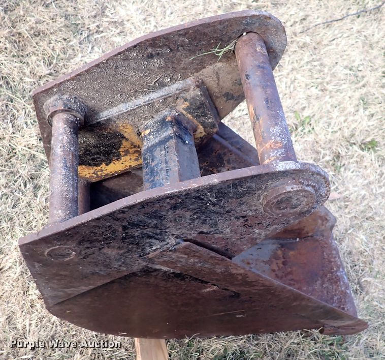 image for item DN2289 (3) backhoe buckets