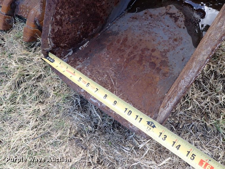 image for item DN2289 (3) backhoe buckets