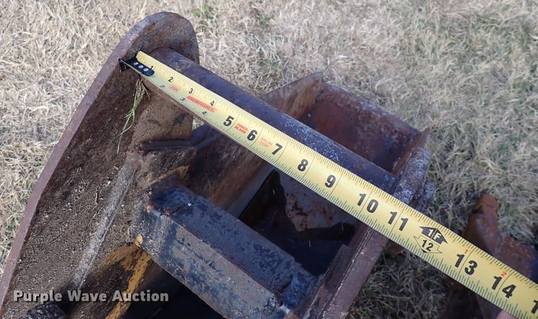 image for item DN2289 (3) backhoe buckets