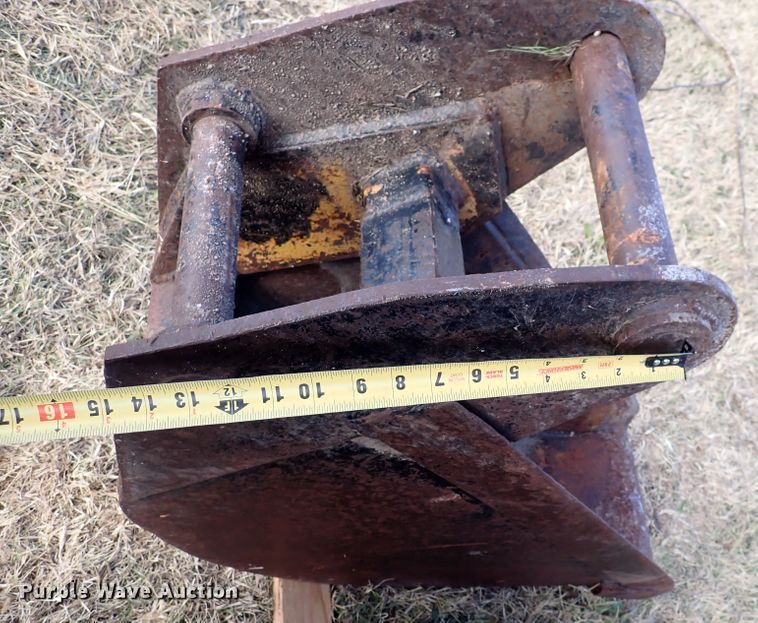 image for item DN2289 (3) backhoe buckets