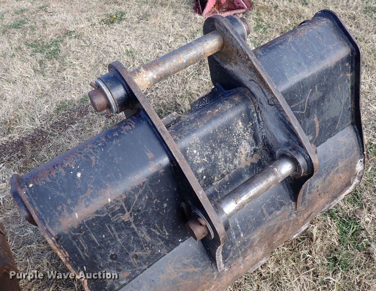 image for item DN2289 (3) backhoe buckets