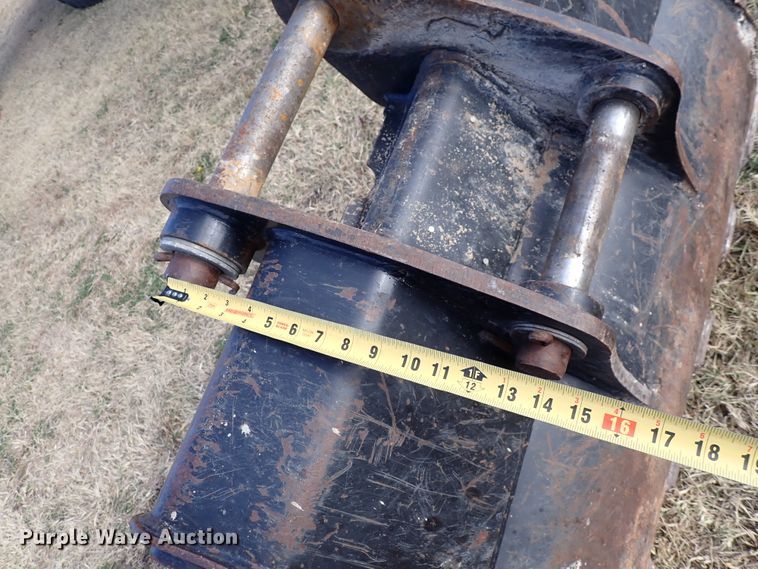 image for item DN2289 (3) backhoe buckets