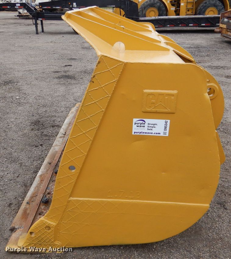 image for item DN5342 Caterpillar  120" W bucket