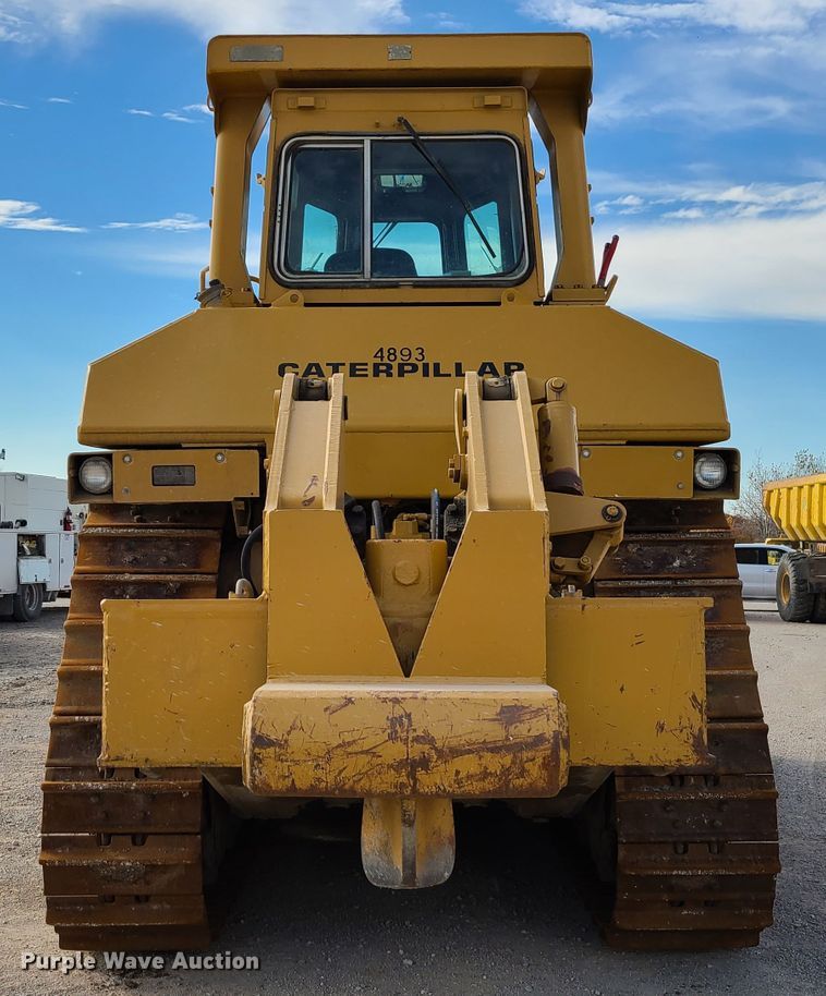 image for item DN5686 1982 Caterpillar D8L  dozer