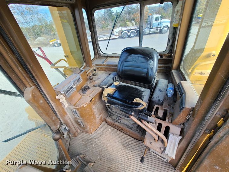 image for item DN5686 1982 Caterpillar D8L  dozer