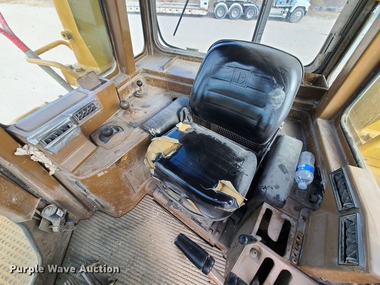 image for item DN5686 1982 Caterpillar D8L  dozer