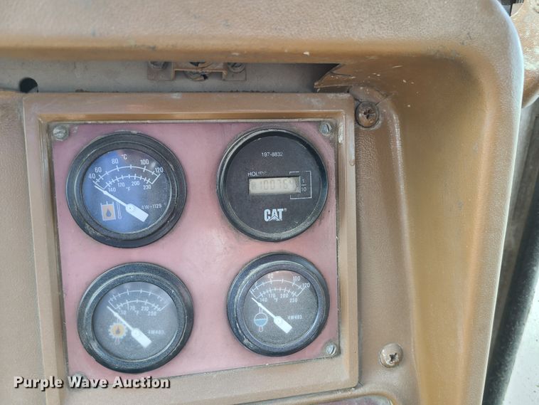 image for item DN5686 1982 Caterpillar D8L  dozer