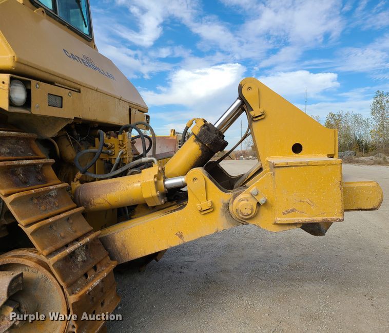 image for item DN5686 1982 Caterpillar D8L  dozer