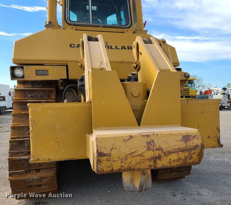 image for item DN5686 1982 Caterpillar D8L  dozer