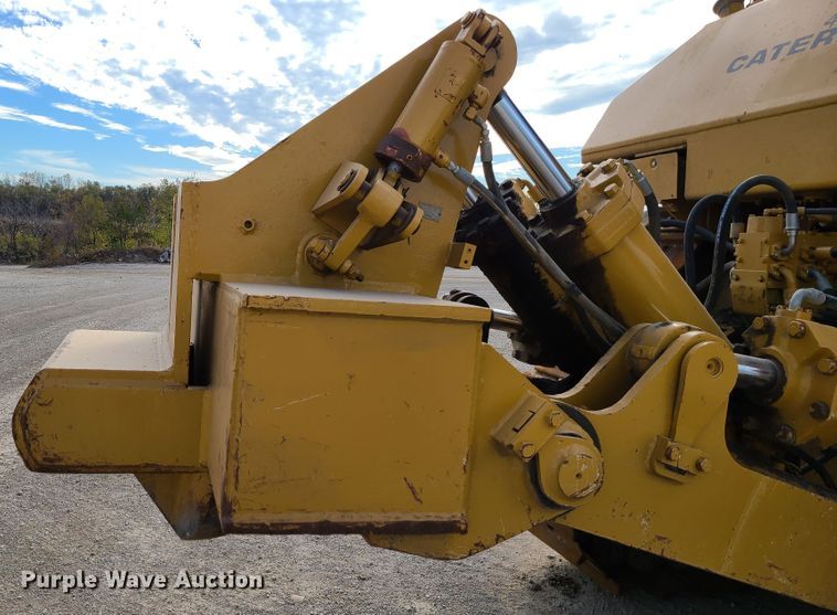 image for item DN5686 1982 Caterpillar D8L  dozer