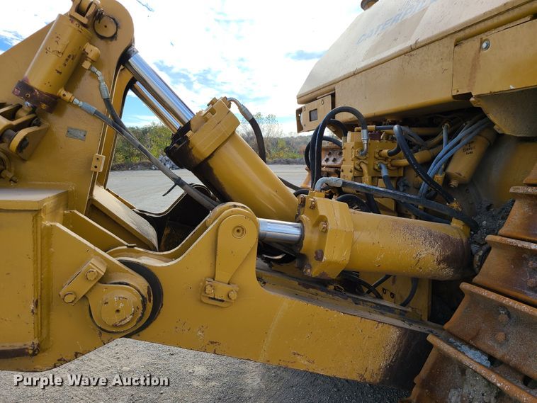 image for item DN5686 1982 Caterpillar D8L  dozer