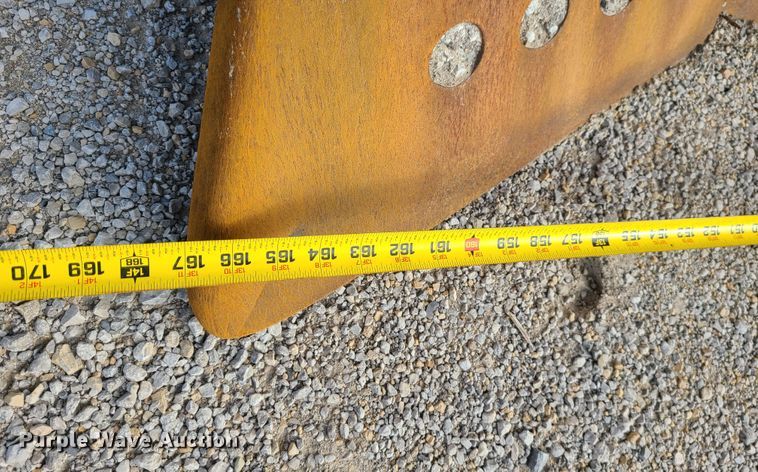 image for item DN5686 1982 Caterpillar D8L  dozer