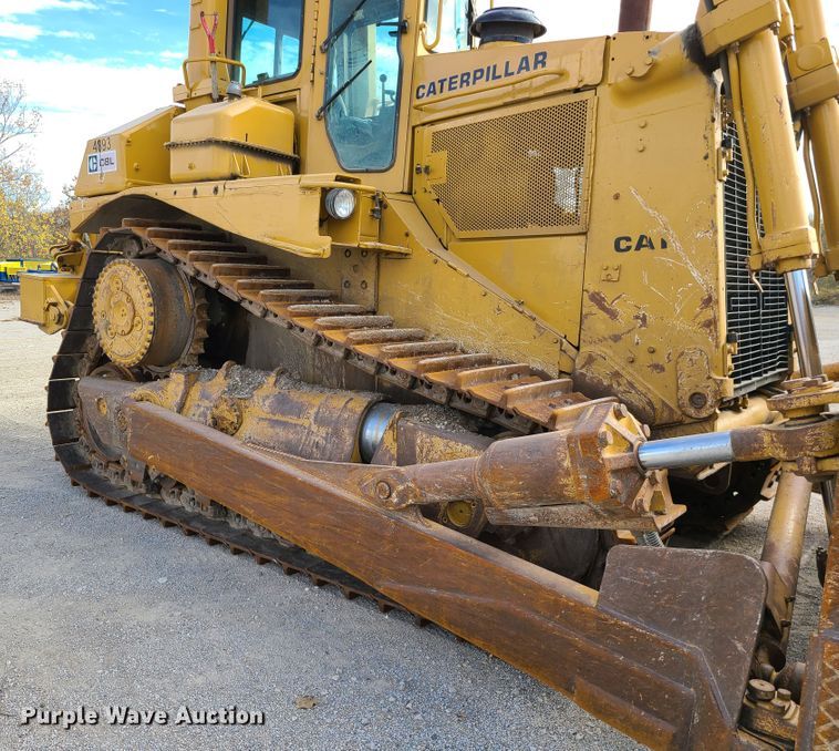 image for item DN5686 1982 Caterpillar D8L  dozer
