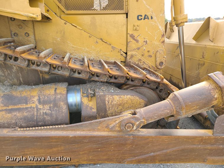 image for item DN5686 1982 Caterpillar D8L  dozer