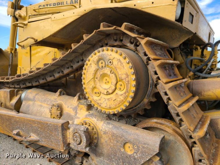 image for item DN5686 1982 Caterpillar D8L  dozer