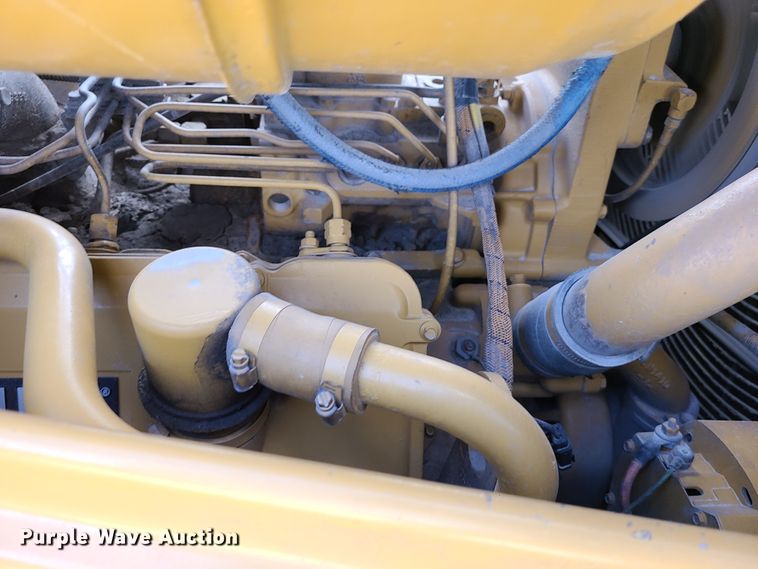 image for item DN5686 1982 Caterpillar D8L  dozer