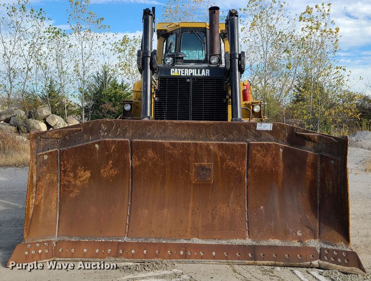image for item DN5687 1983 Caterpillar D8L  dozer
