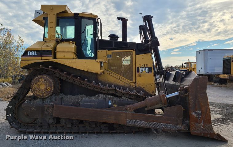 image for item DN5687 1983 Caterpillar D8L  dozer