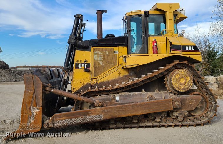 image for item DN5687 1983 Caterpillar D8L  dozer