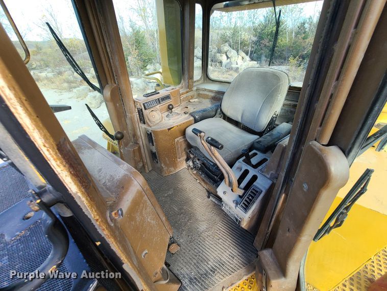 image for item DN5687 1983 Caterpillar D8L  dozer