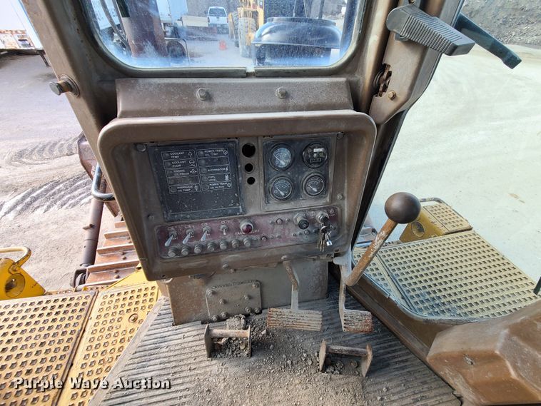 image for item DN5687 1983 Caterpillar D8L  dozer
