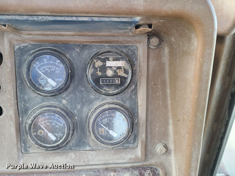 image for item DN5687 1983 Caterpillar D8L  dozer